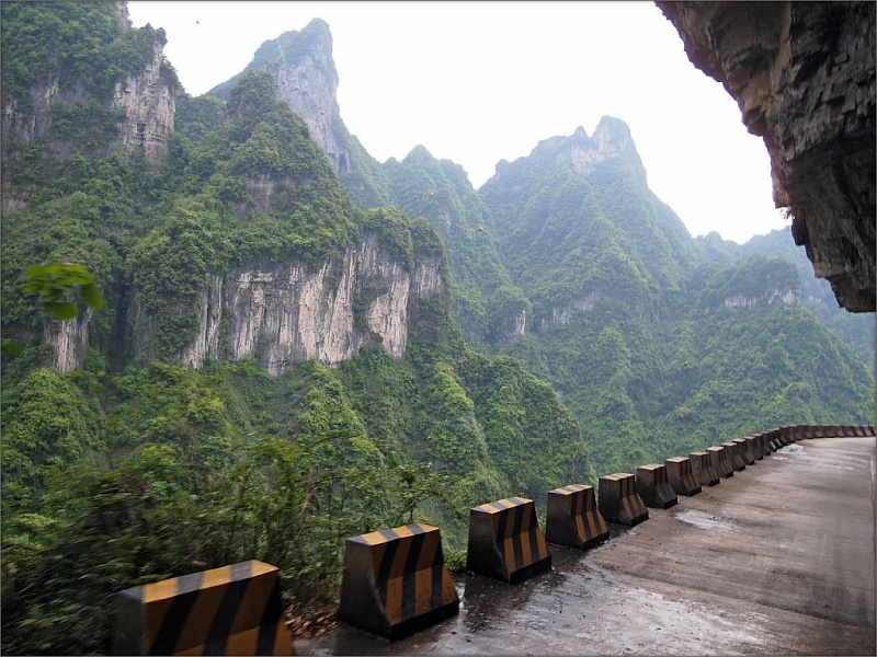 Небесные врата на горе Тяньмэнь в Китае &mdash; фото и видео