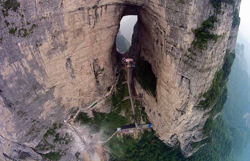 Небесные врата на горе Тяньмэнь в Китае &mdash; фото и видео