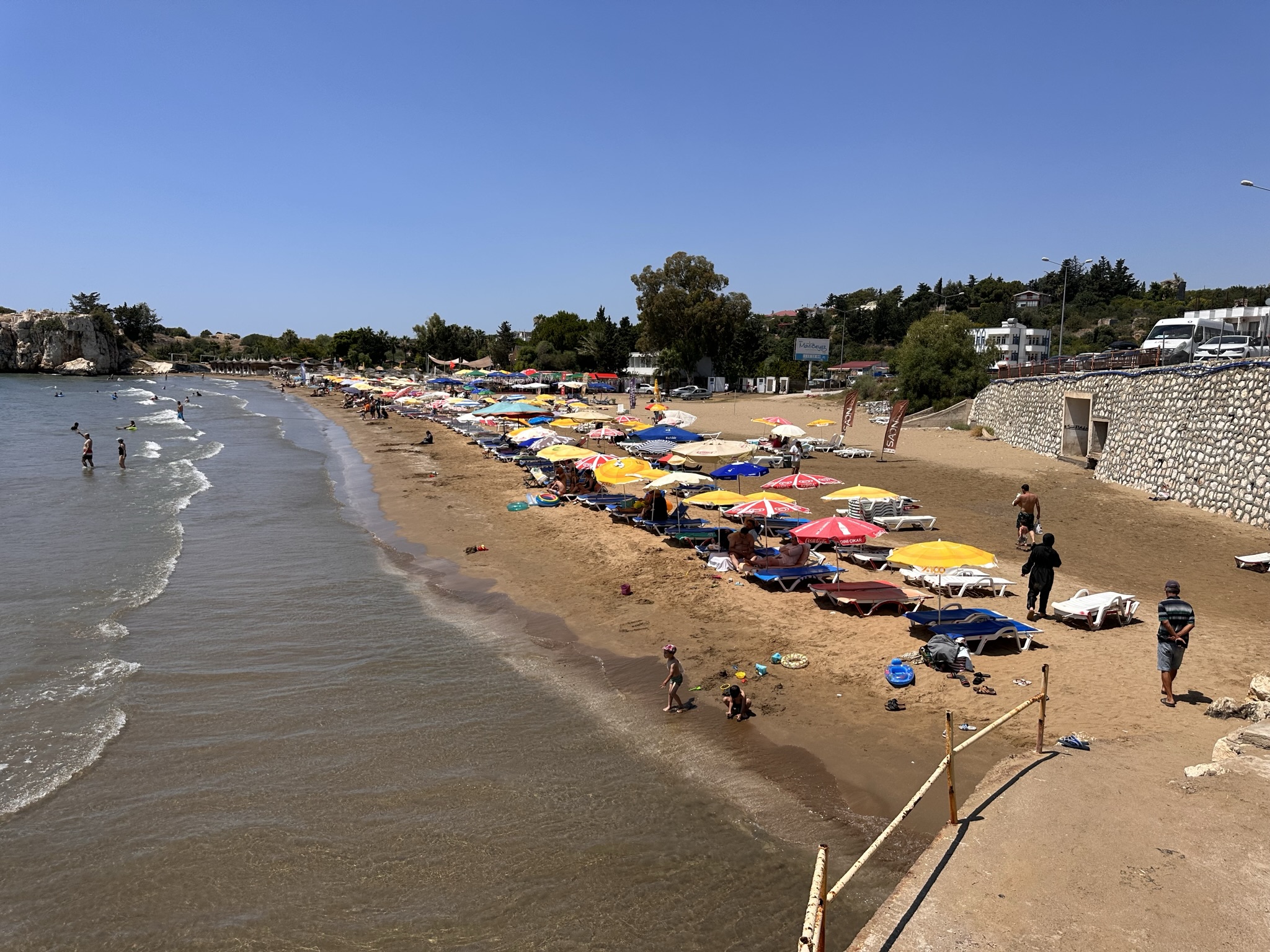 Пляж Ayaş Mersin Halk Plajı — 20 фото, как добраться из Мерсина Пляж Ayaş Mersin Halk Plajı — 20 фото, как добраться из Мерсина