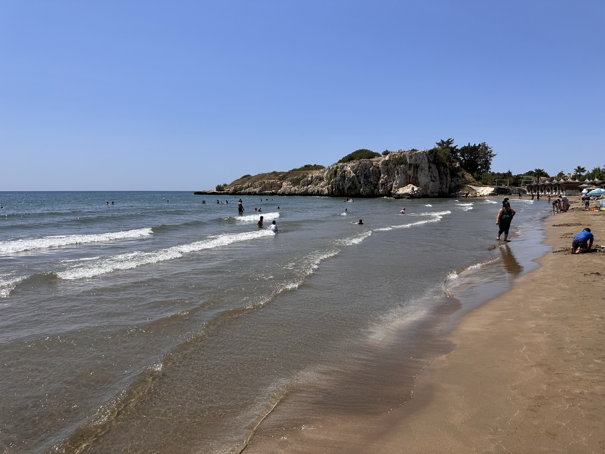 Пляж Ayaş Mersin Halk Plajı — 20 фото, как добраться из Мерсина Пляж Ayaş Mersin Halk Plajı — 20 фото, как добраться из Мерсина