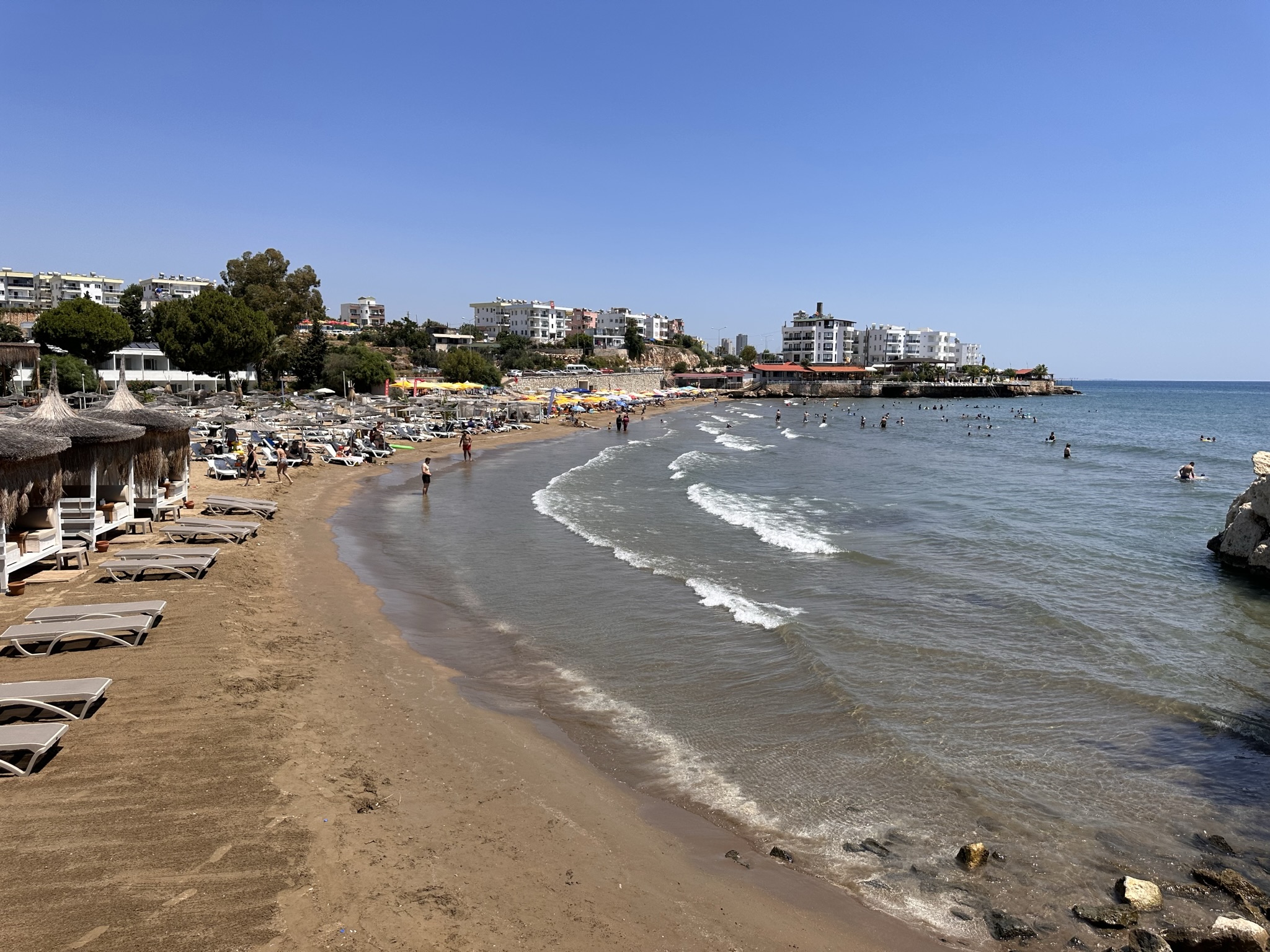 Пляж Ayaş Mersin Halk Plajı — 20 фото, как добраться из Мерсина Пляж Ayaş Mersin Halk Plajı — 20 фото, как добраться из Мерсина