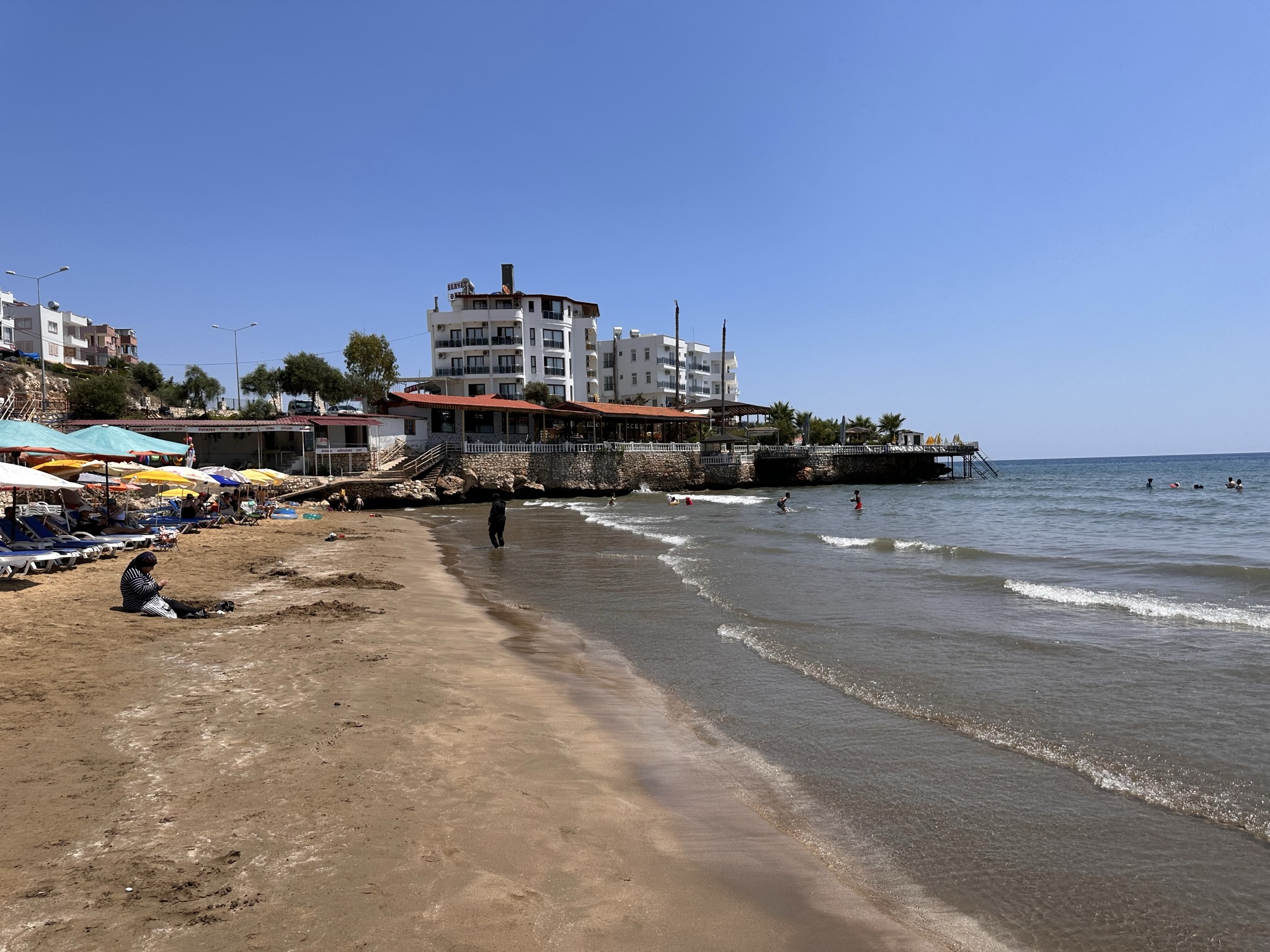 Пляж Ayaş Mersin Halk Plajı — 20 фото, как добраться из Мерсина Пляж Ayaş Mersin Halk Plajı — 20 фото, как добраться из Мерсина
