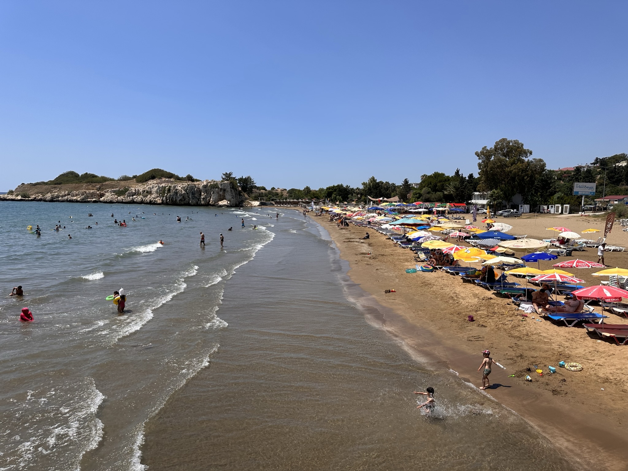 Пляж Ayaş Mersin Halk Plajı — 20 фото, как добраться из Мерсина Пляж Ayaş Mersin Halk Plajı — 20 фото, как добраться из Мерсина