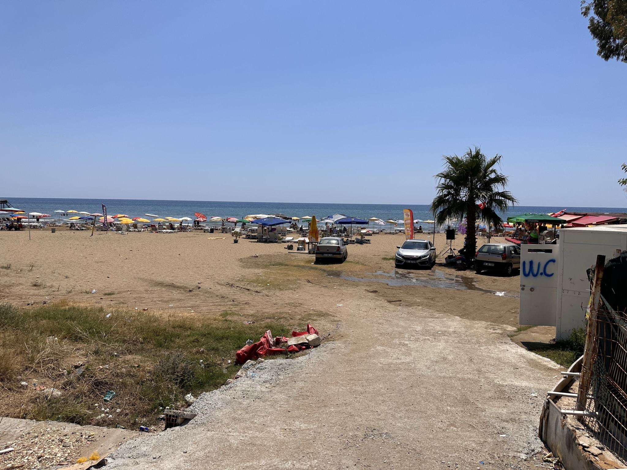 Пляж Ayaş Mersin Halk Plajı — 20 фото, как добраться из Мерсина Пляж Ayaş Mersin Halk Plajı — 20 фото, как добраться из Мерсина