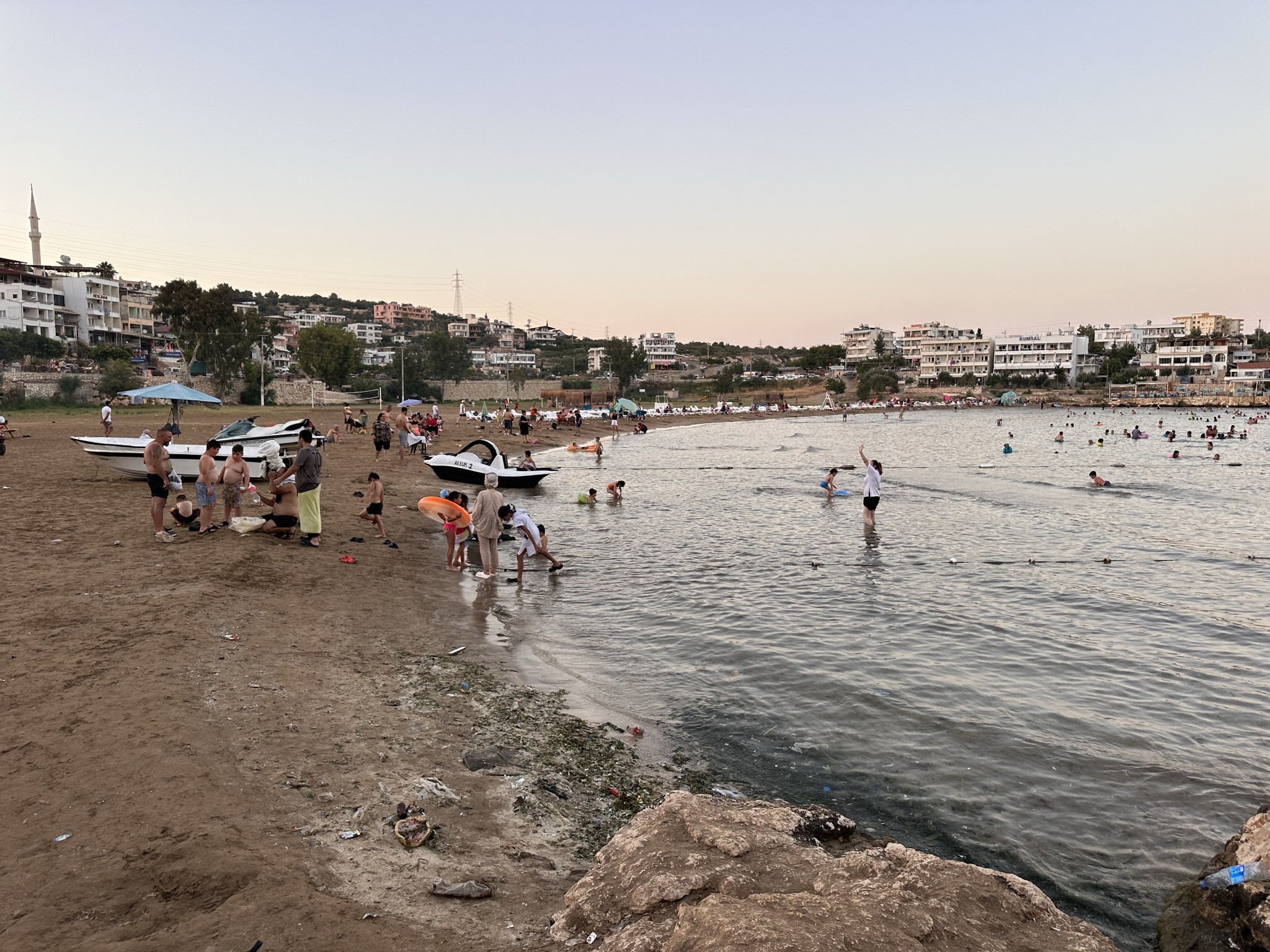 Пляж Akkum Plajı &mdash; 17 фото, как добраться из Мерсина